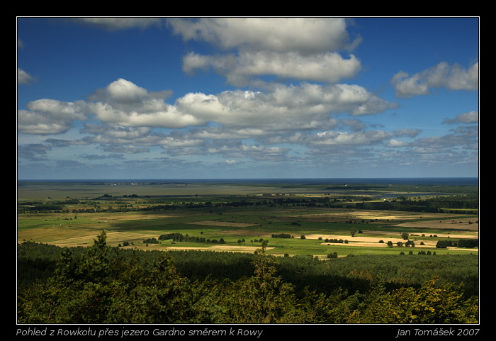 Pohled z Rowokołu přes jezero Gardno směrem k Rowy